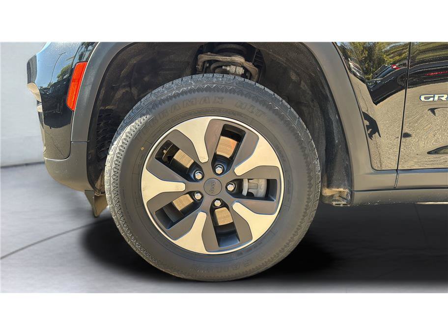 Used 2024 Jeep Grand Cherokee Limited 4xe AWD/4WD image 13