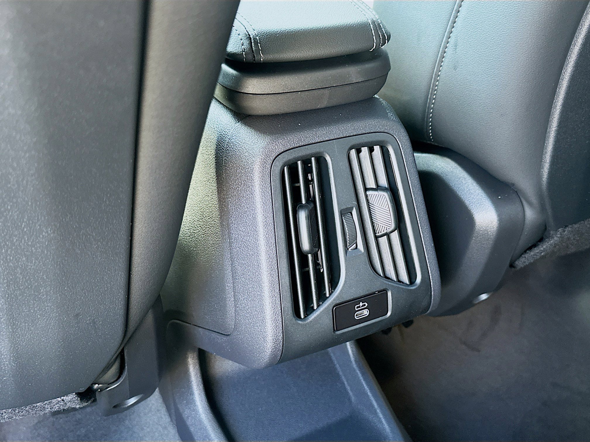 New 2026 BMW X1 xDrive28i w/ Convenience Package image 18