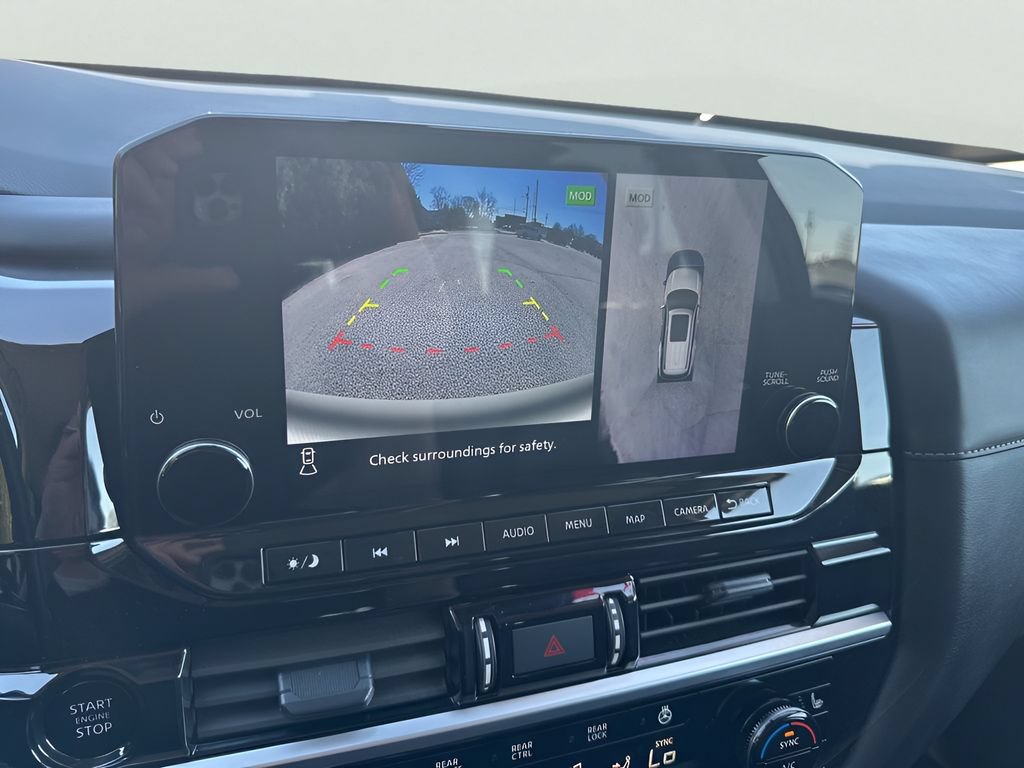 Used 2025 Nissan Pathfinder SL AWD/4WD image 28