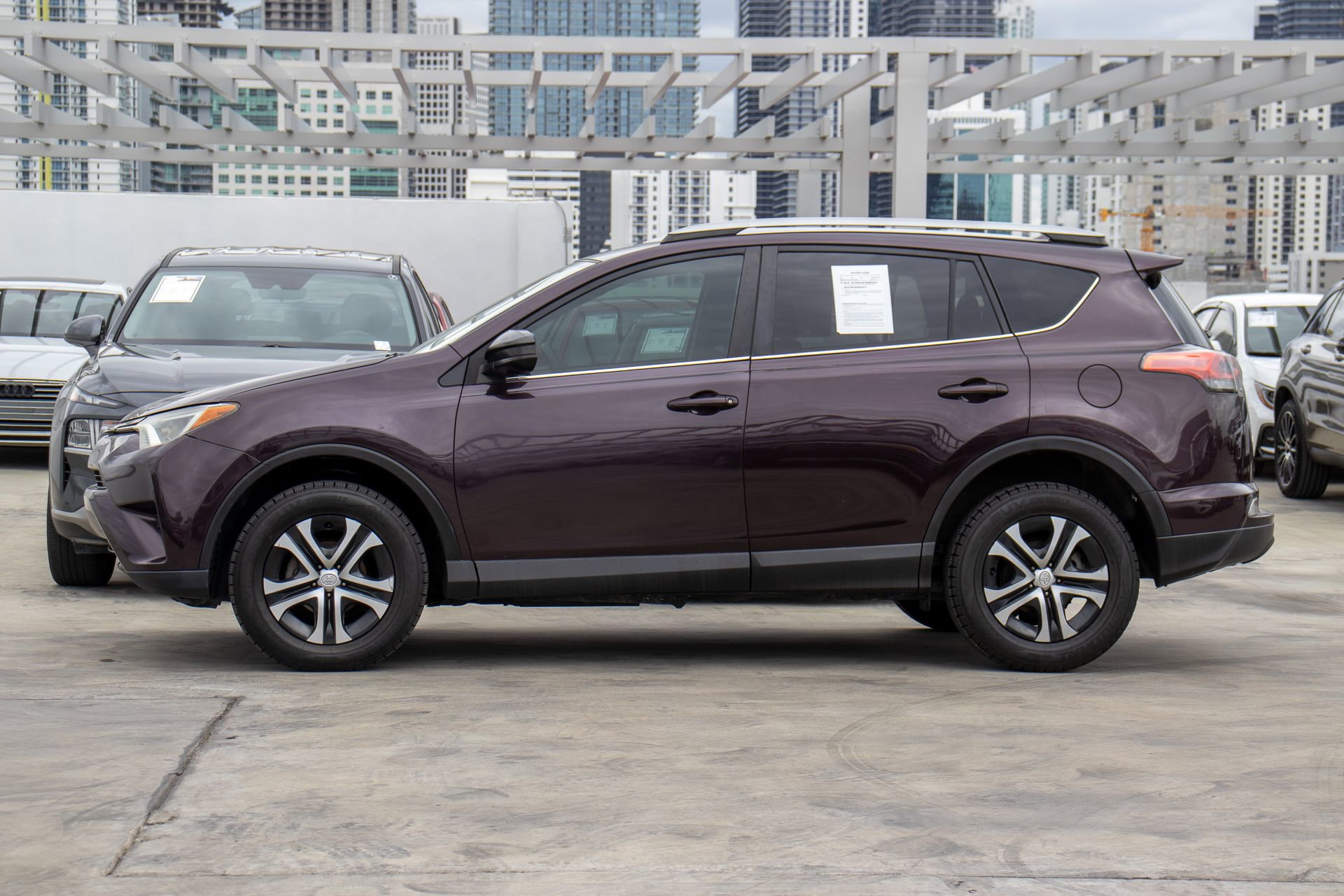 Used 2018 Toyota RAV4 LE image 8