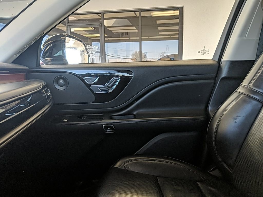 Used 2021 Lincoln Aviator Reserve w/ Equipment Group 201A image 21