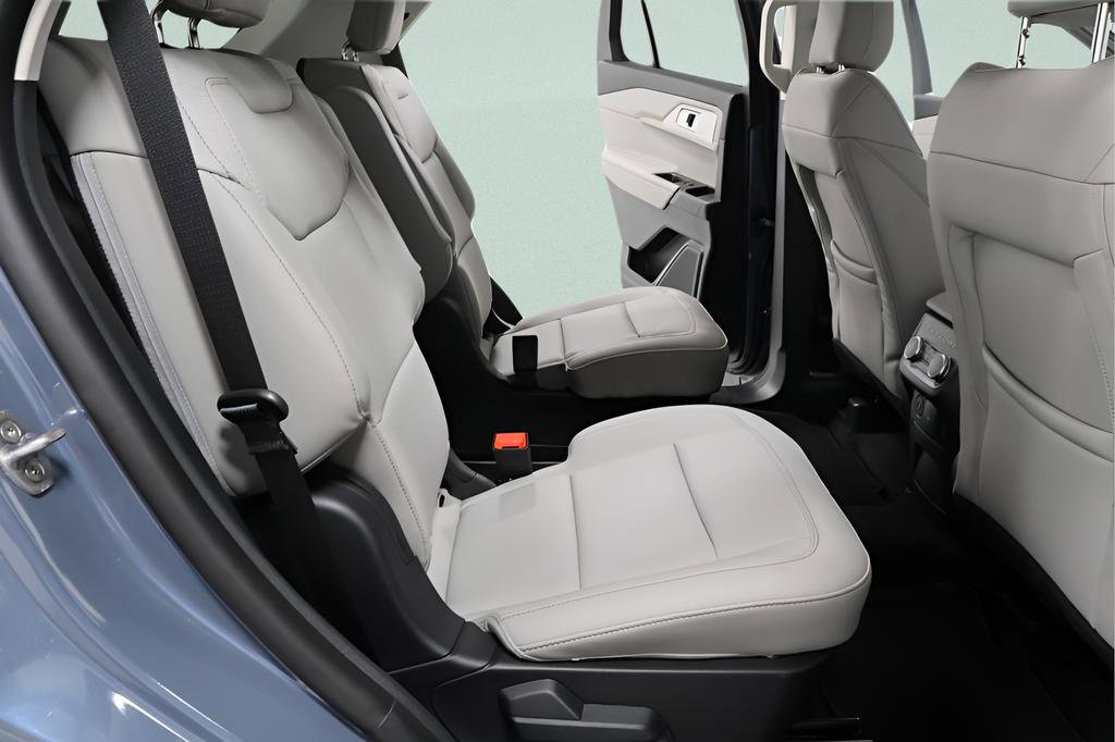 New 2026 Ford Explorer Active w/ Active Comfort Package image 30