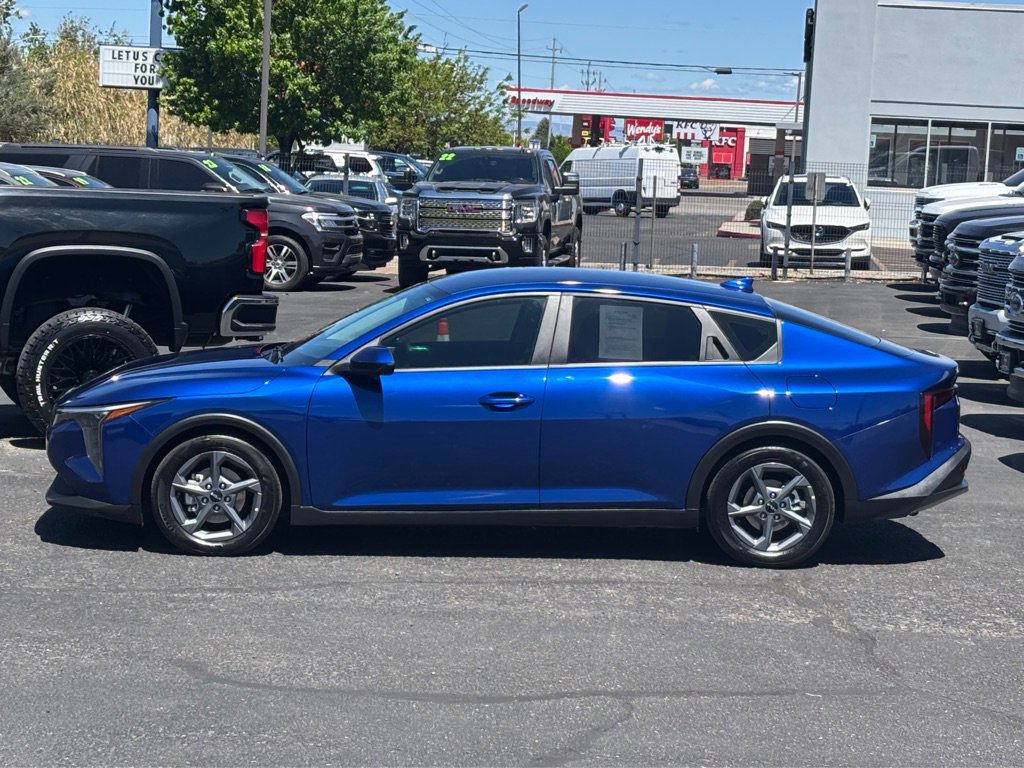 Used 2025 Kia K4 LX FWD image 2