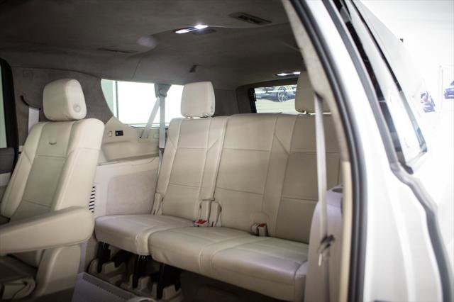 Used 2024 Cadillac Escalade ESV Sport Platinum w/ LPO, ONYX Package AWD/4WD image 44