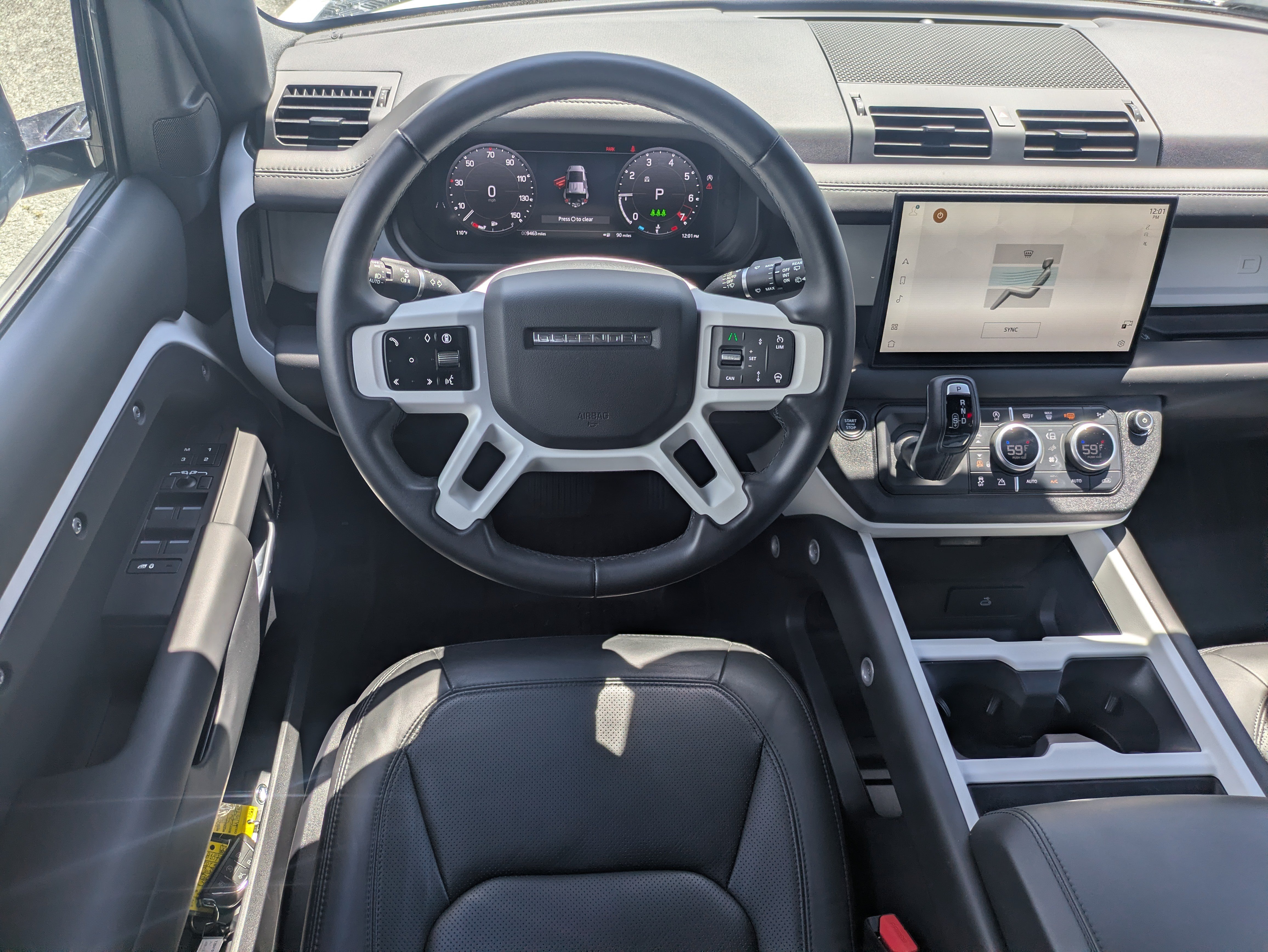 Used 2025 Land Rover Defender 110 X-Dynamic SE AWD/4WD image 15