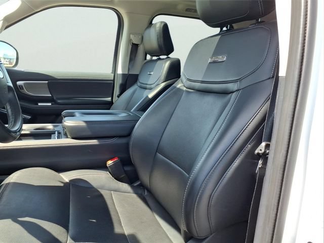 Used 2025 Ford Expedition Max Platinum AWD/4WD image 19