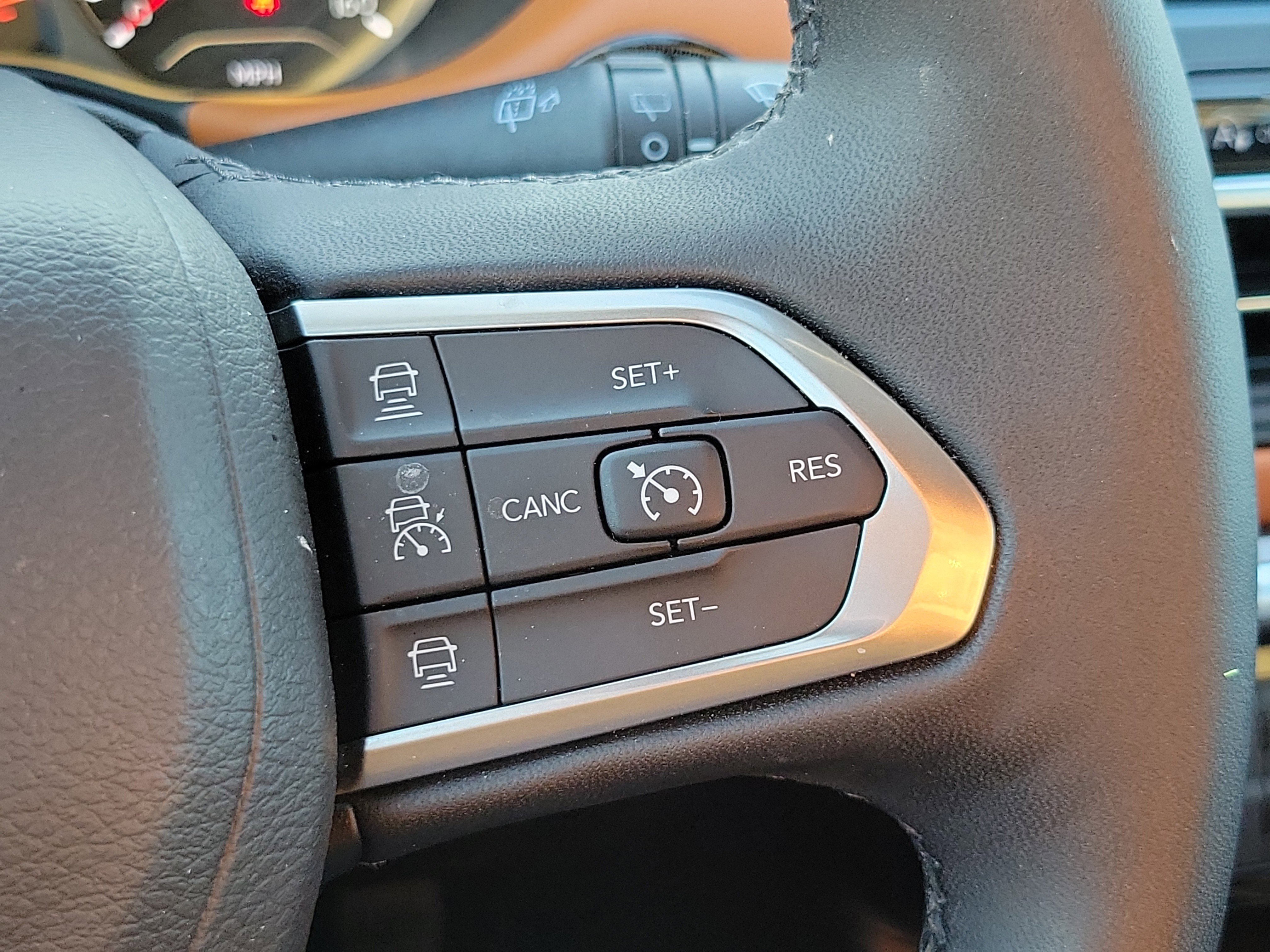 Used 2024 Jeep Compass Limited image 14