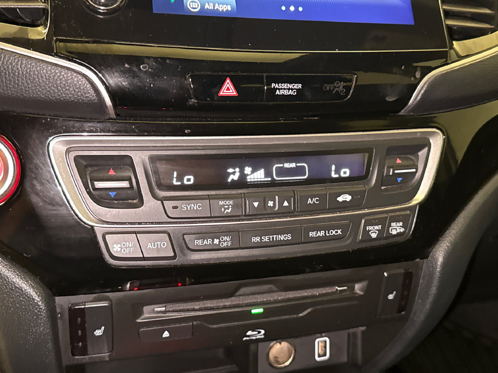 Certified 2022 Honda Pilot Touring image 30