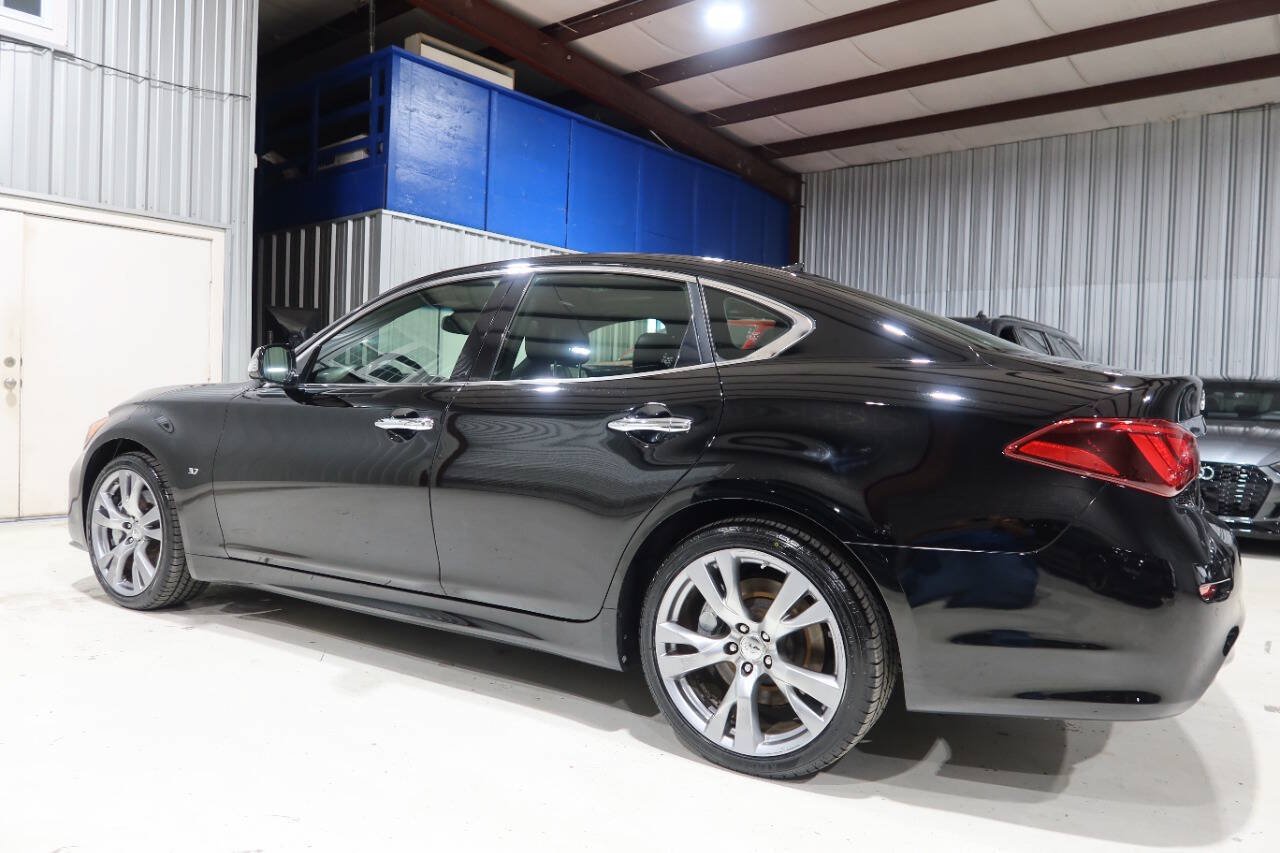 Used 2015 INFINITI Q70 3.7 w/ Sport Package RWD image 2