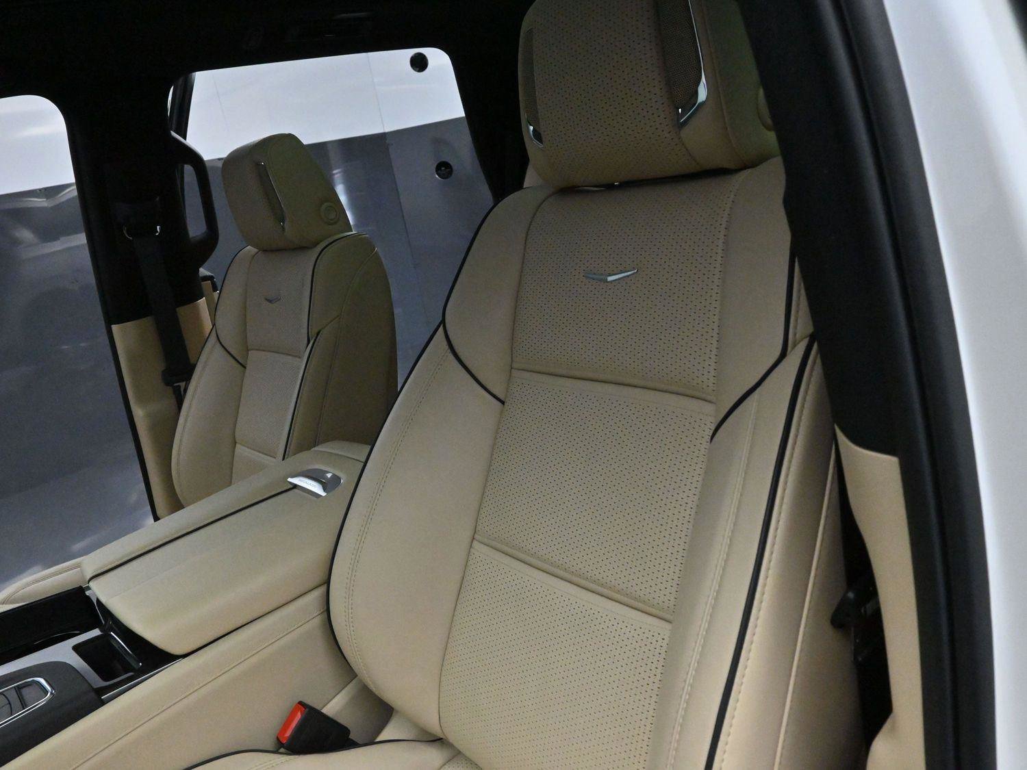 Certified 2024 Cadillac Escalade Premium Luxury w/ LPO, Floor Liner Package image 17