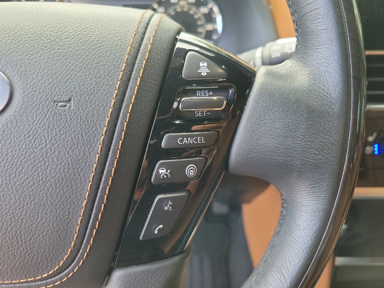 Used 2023 INFINITI QX80 Sensory w/ Cargo Package AWD/4WD image 21