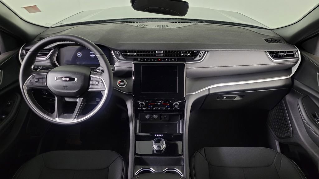 New 2025 Jeep Grand Cherokee Laredo w/ Luxury Tech Group I image 37