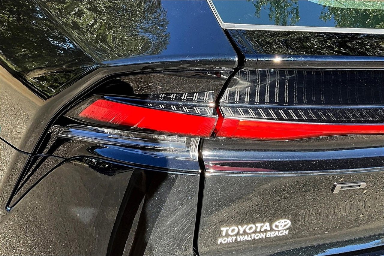 Used 2026 Toyota Prius LE image 20