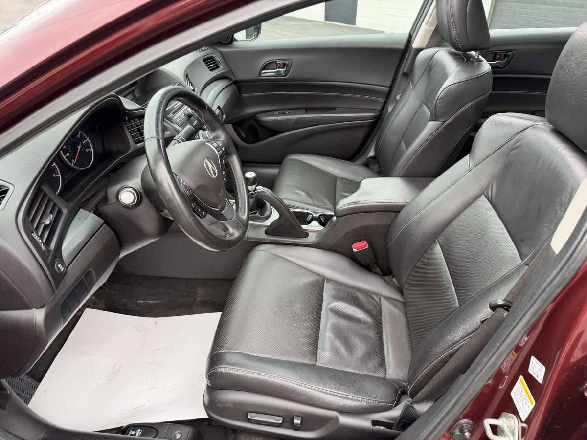 Used 2013 Acura ILX w/ Premium Package FWD image 11