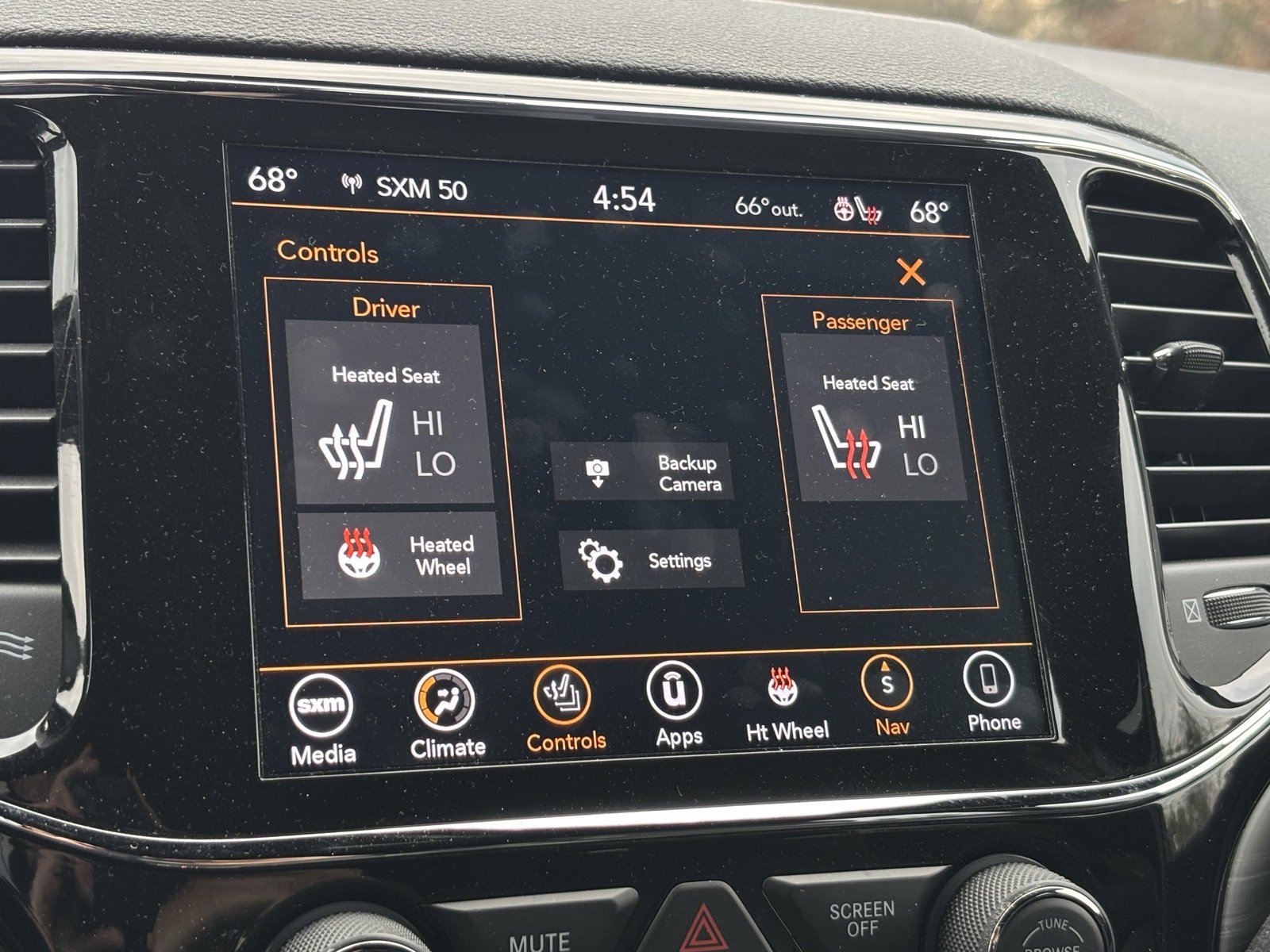 Used 2022 Jeep Grand Cherokee Laredo X image 6