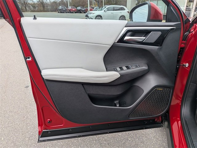 New 2025 Mitsubishi Outlander SE image 11