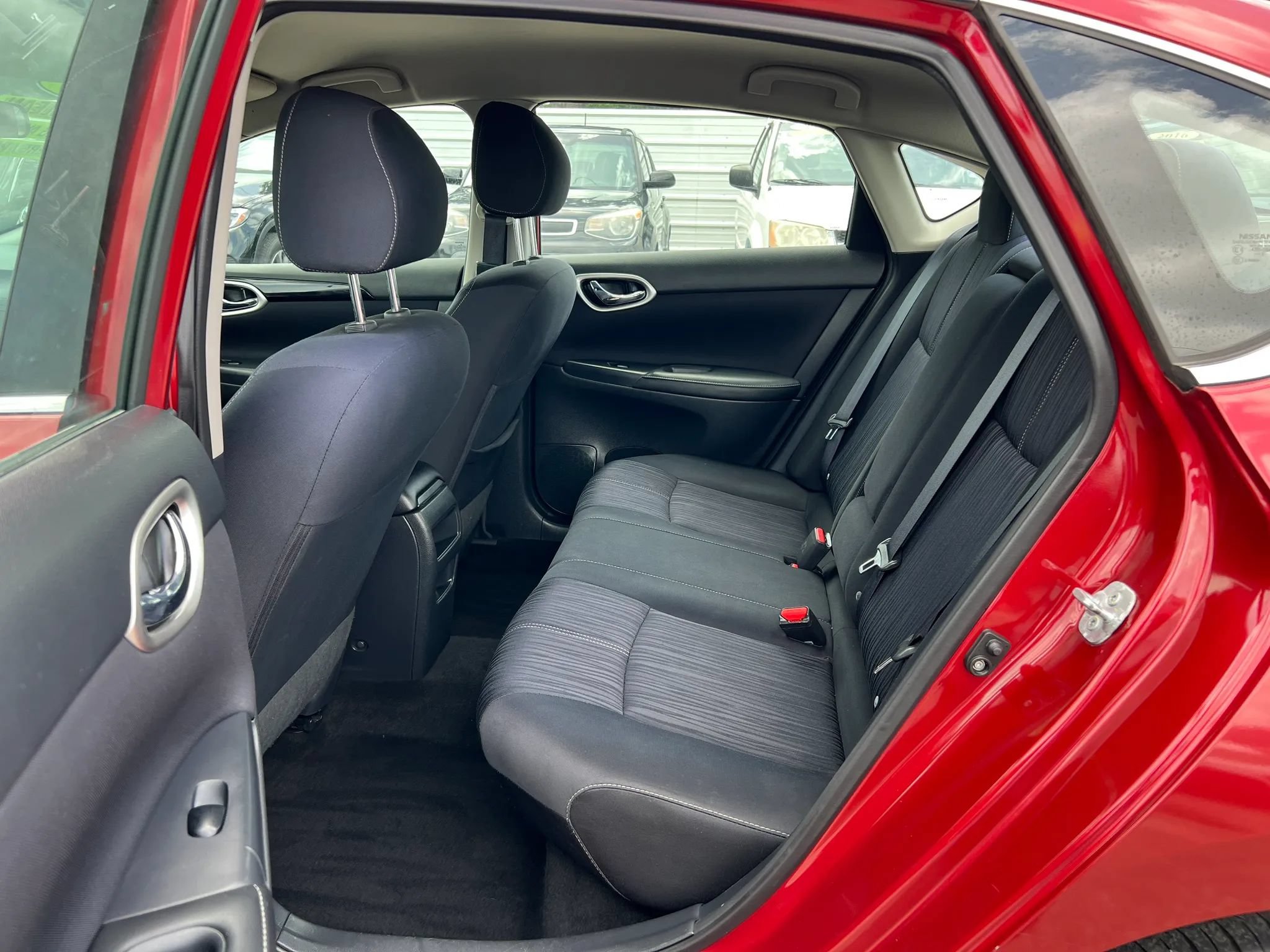 Used 2016 Nissan Sentra SV FWD image 11