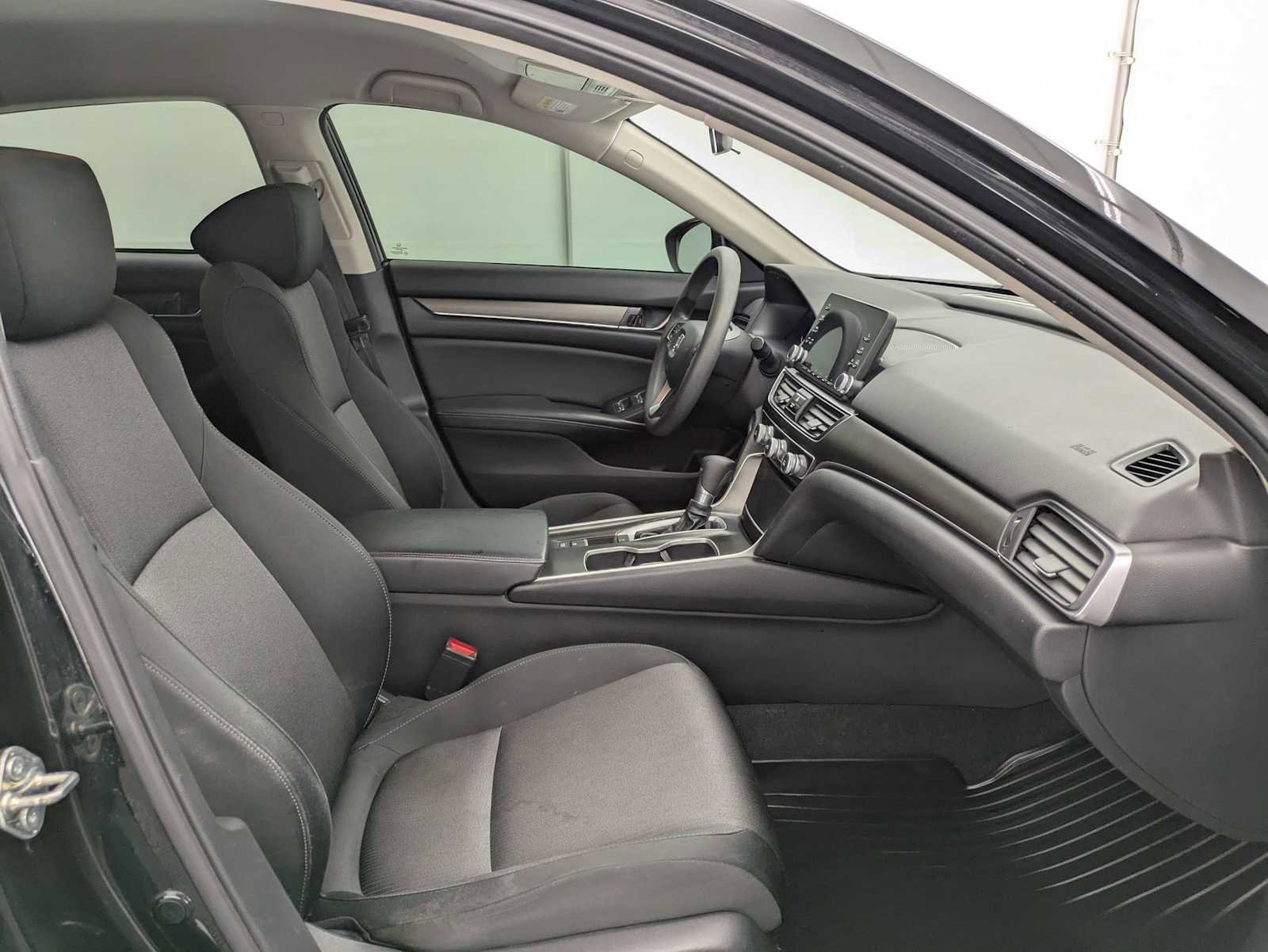 Used 2018 Honda Accord LX image 21