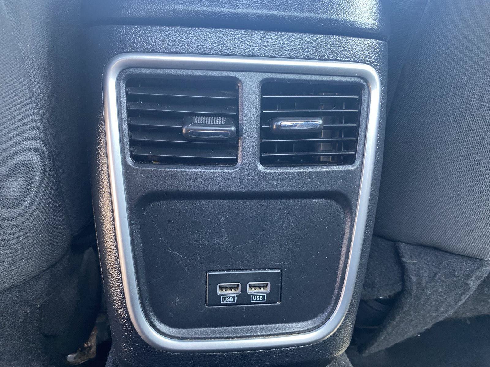 Used 2020 Dodge Charger SXT RWD image 28