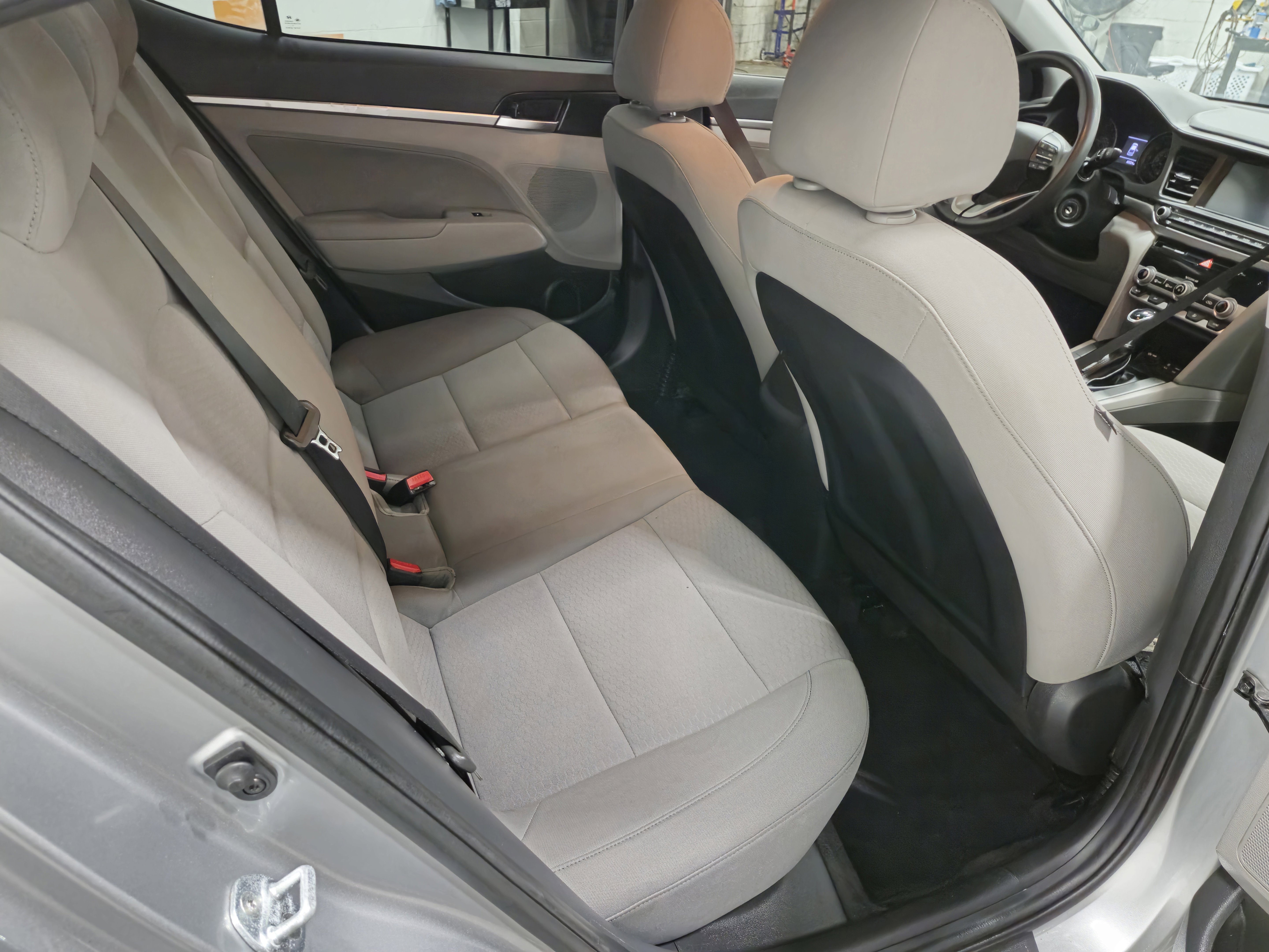 Used 2020 Hyundai Elantra SEL image 18