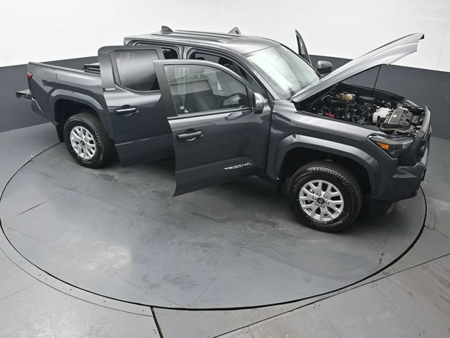 Certified 2024 Toyota Tacoma SR5 AWD/4WD image 53