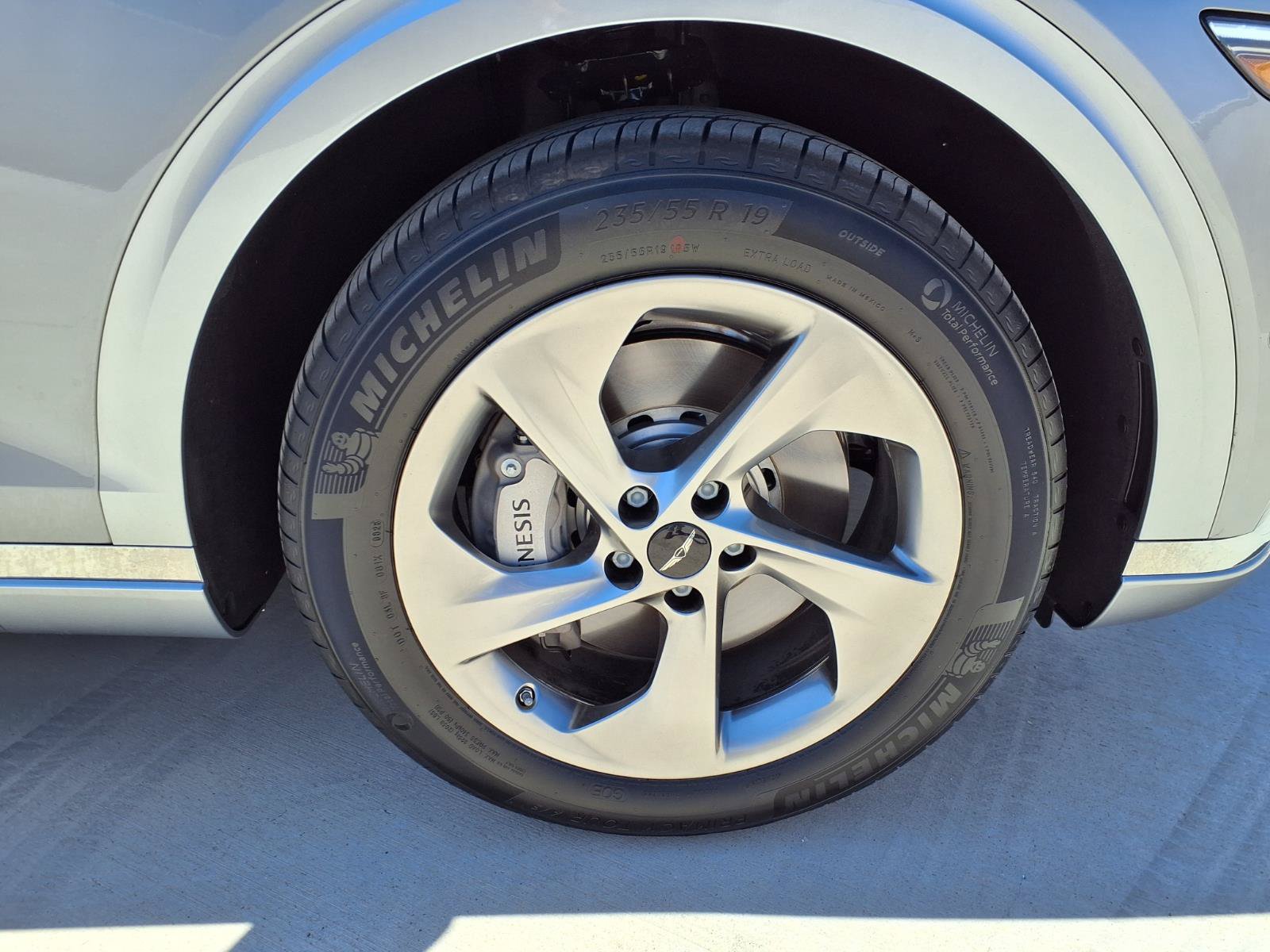 Certified 2026 Genesis GV70 2.5T Advanced AWD/4WD image 9