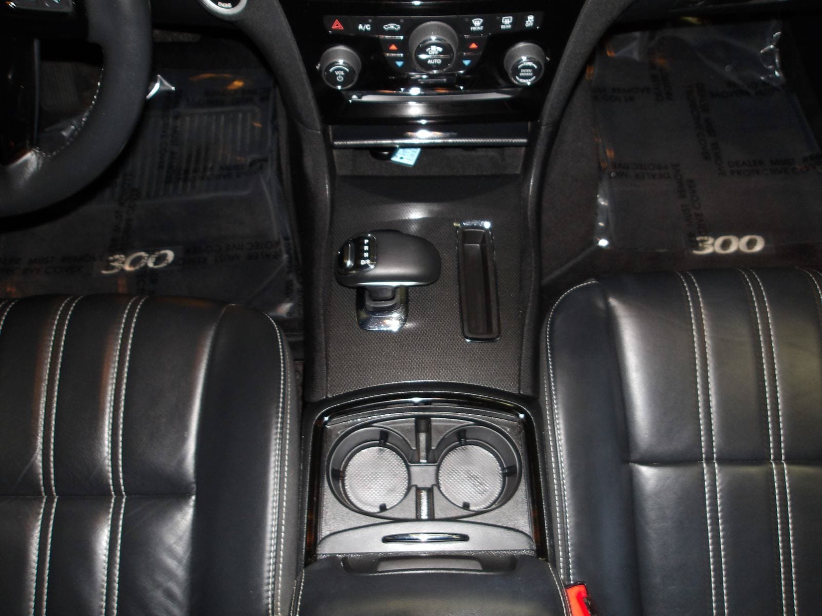 Used 2014 Chrysler 300 S AWD/4WD image 10