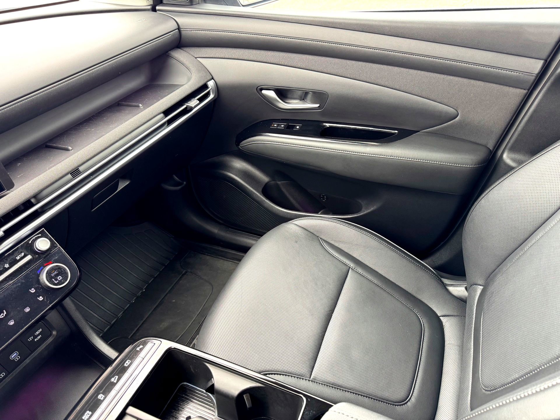 Used 2025 Hyundai Tucson Limited image 34