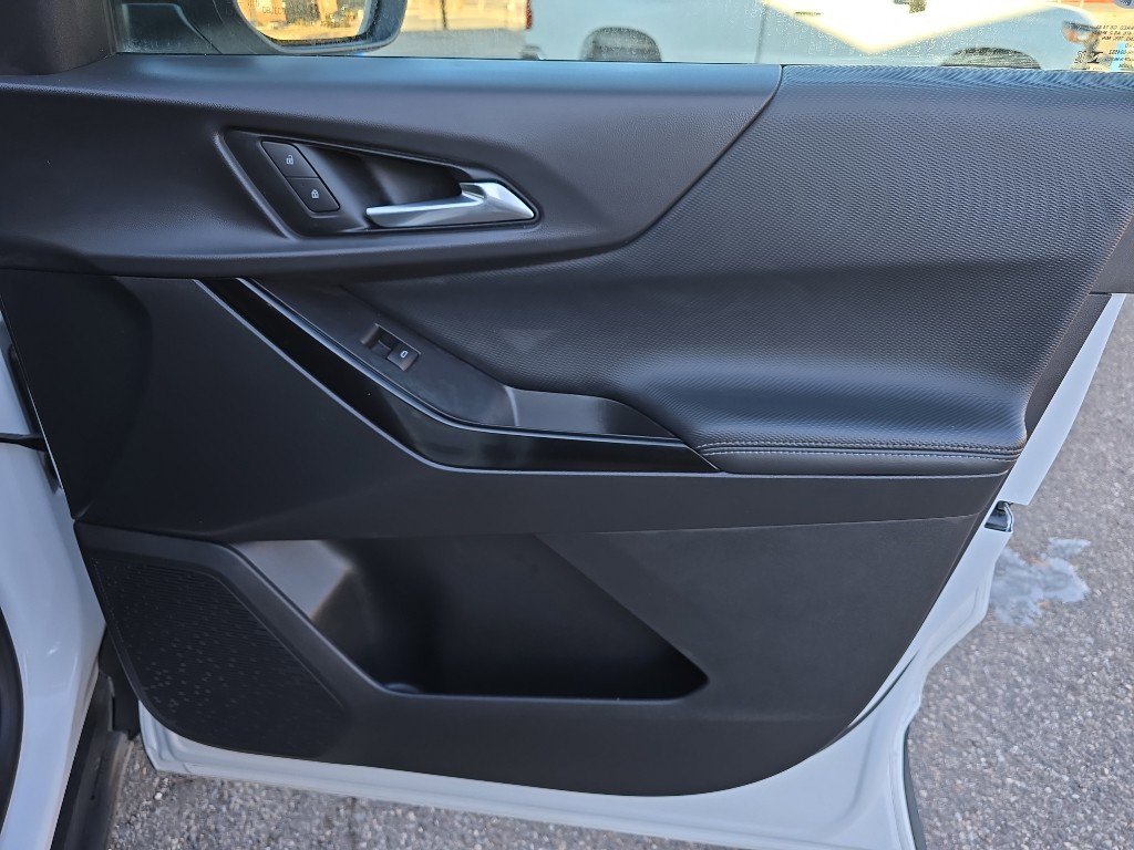 Used 2025 Chevrolet Equinox LT image 23