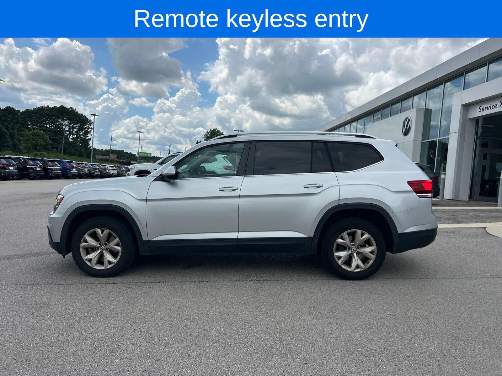 Used 2018 Volkswagen Atlas SE FWD image 3