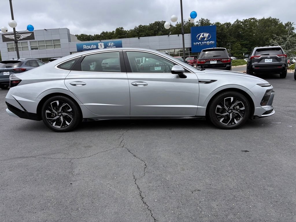Used 2024 Hyundai Sonata SEL AWD/4WD image 8