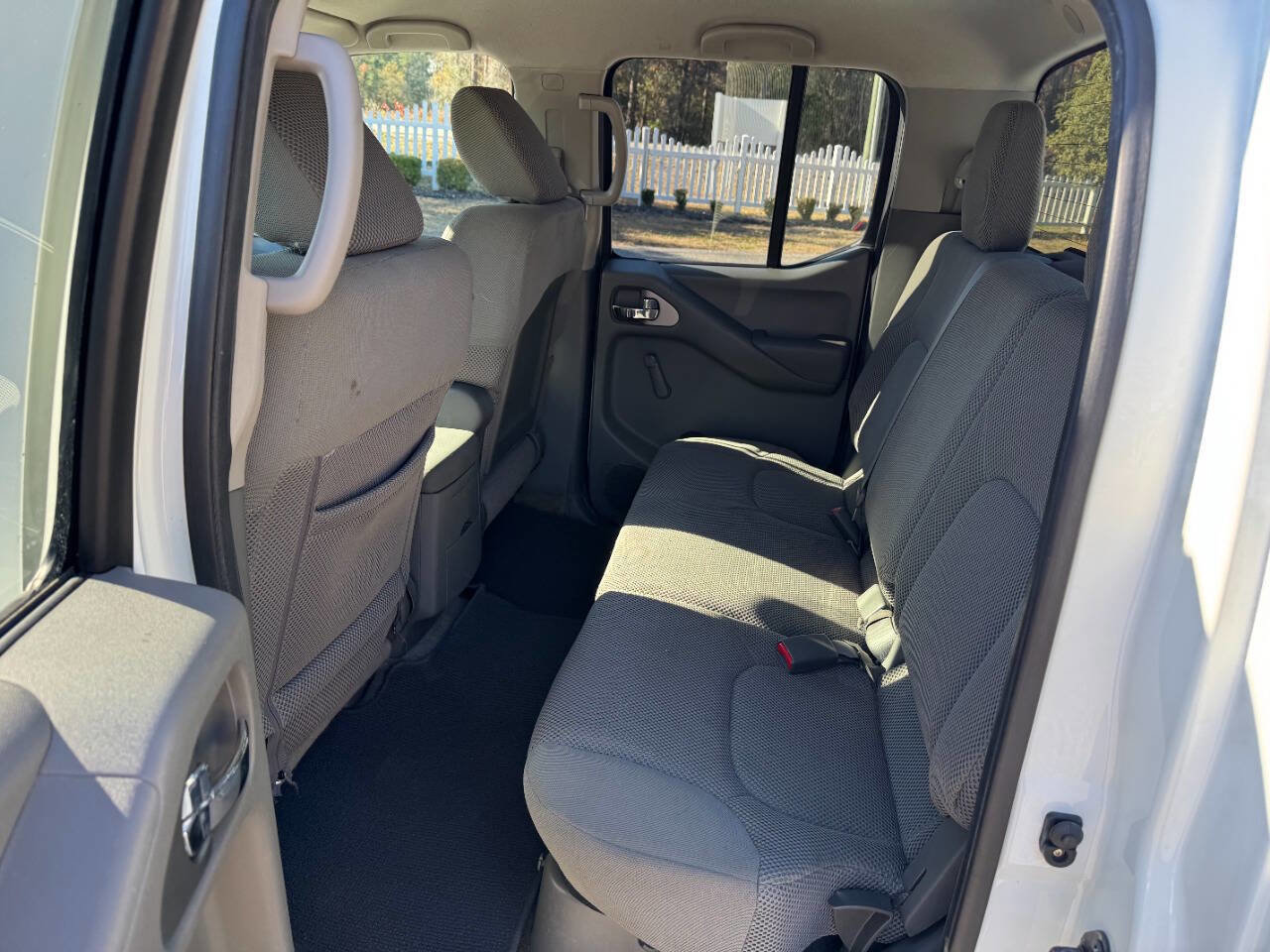 Used 2013 Nissan Frontier S image 12