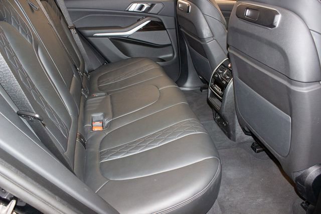Used 2025 BMW X5 xDrive50e image 12
