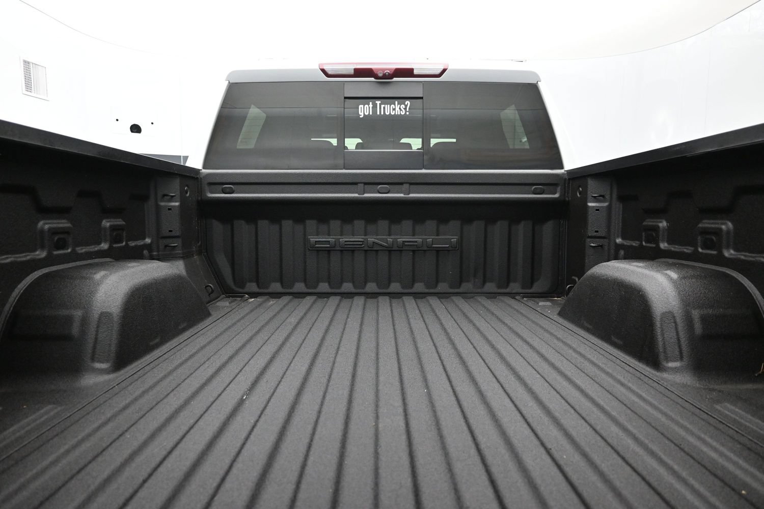 Used 2023 GMC Sierra 1500 Denali w/ Denali Reserve Package AWD/4WD image 7