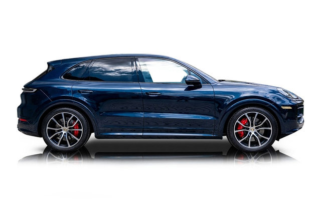 Used 2024 Porsche Cayenne S image 2