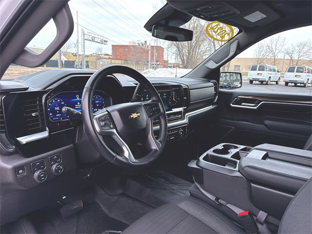Used 2024 Chevrolet Silverado 1500 LT image 10