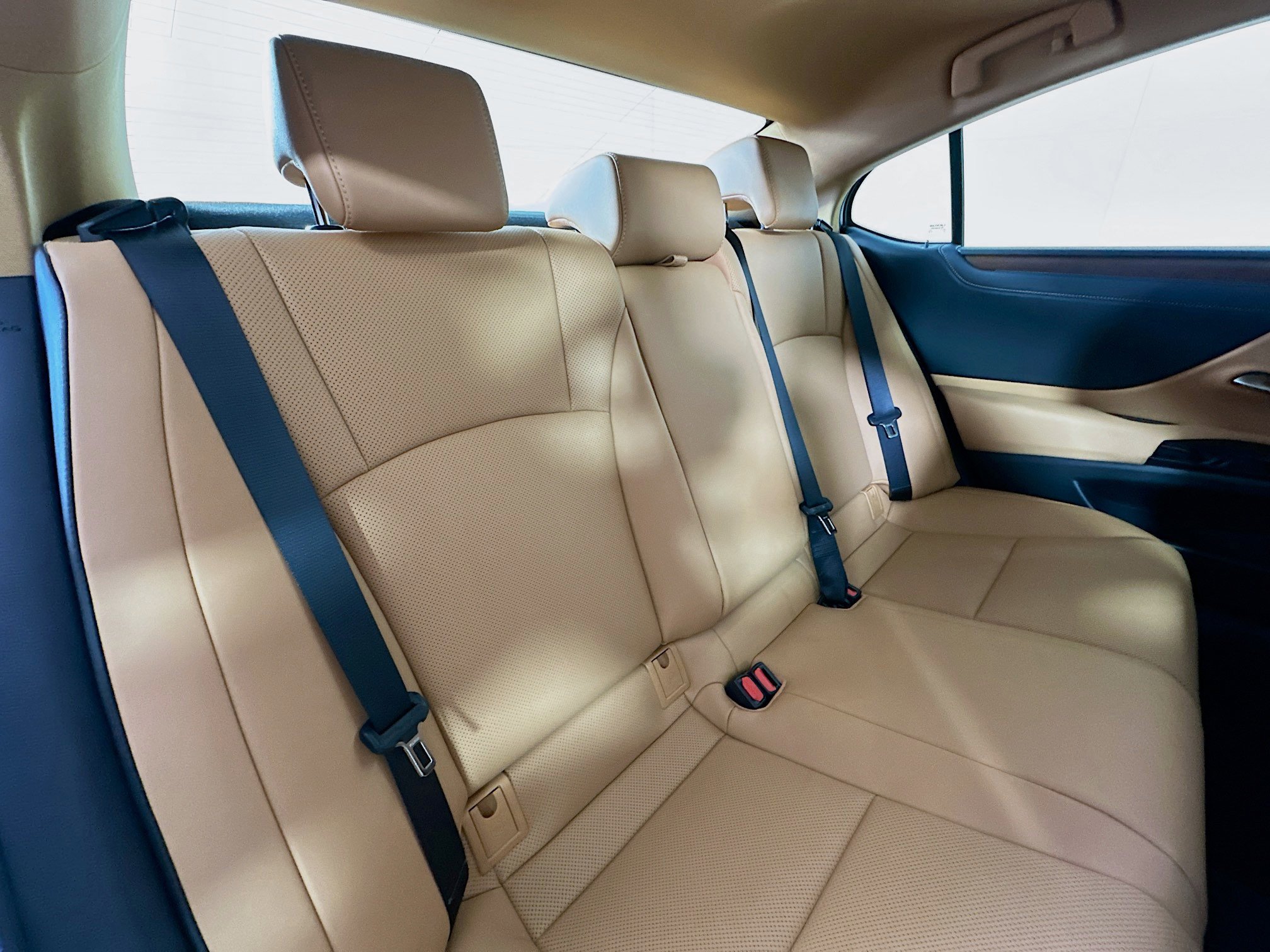 Certified 2025 Lexus ES 350 w/ Accessory Package (Z2) image 25