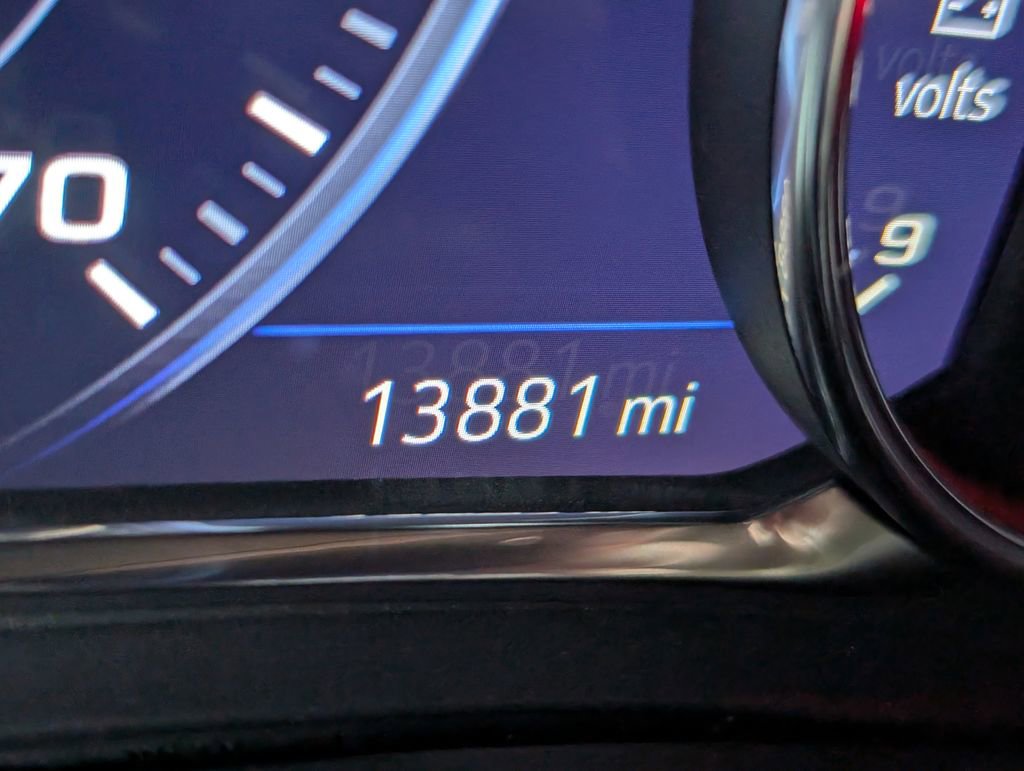 Used 2023 Chevrolet Traverse Premier FWD image 31
