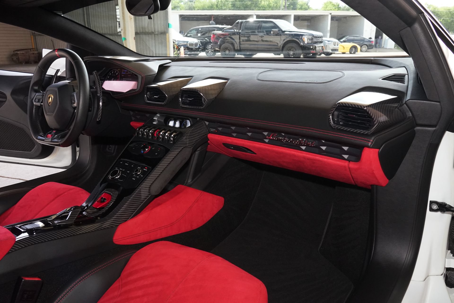 Used 2015 Lamborghini Huracan LP 610-4 AWD/4WD image 9