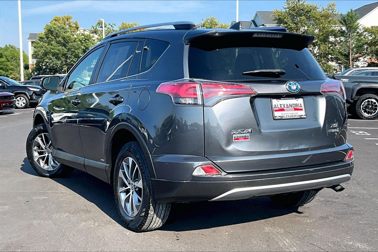 Used 2017 Toyota RAV4 XLE w/ Carpet Mat Package AWD/4WD image 11