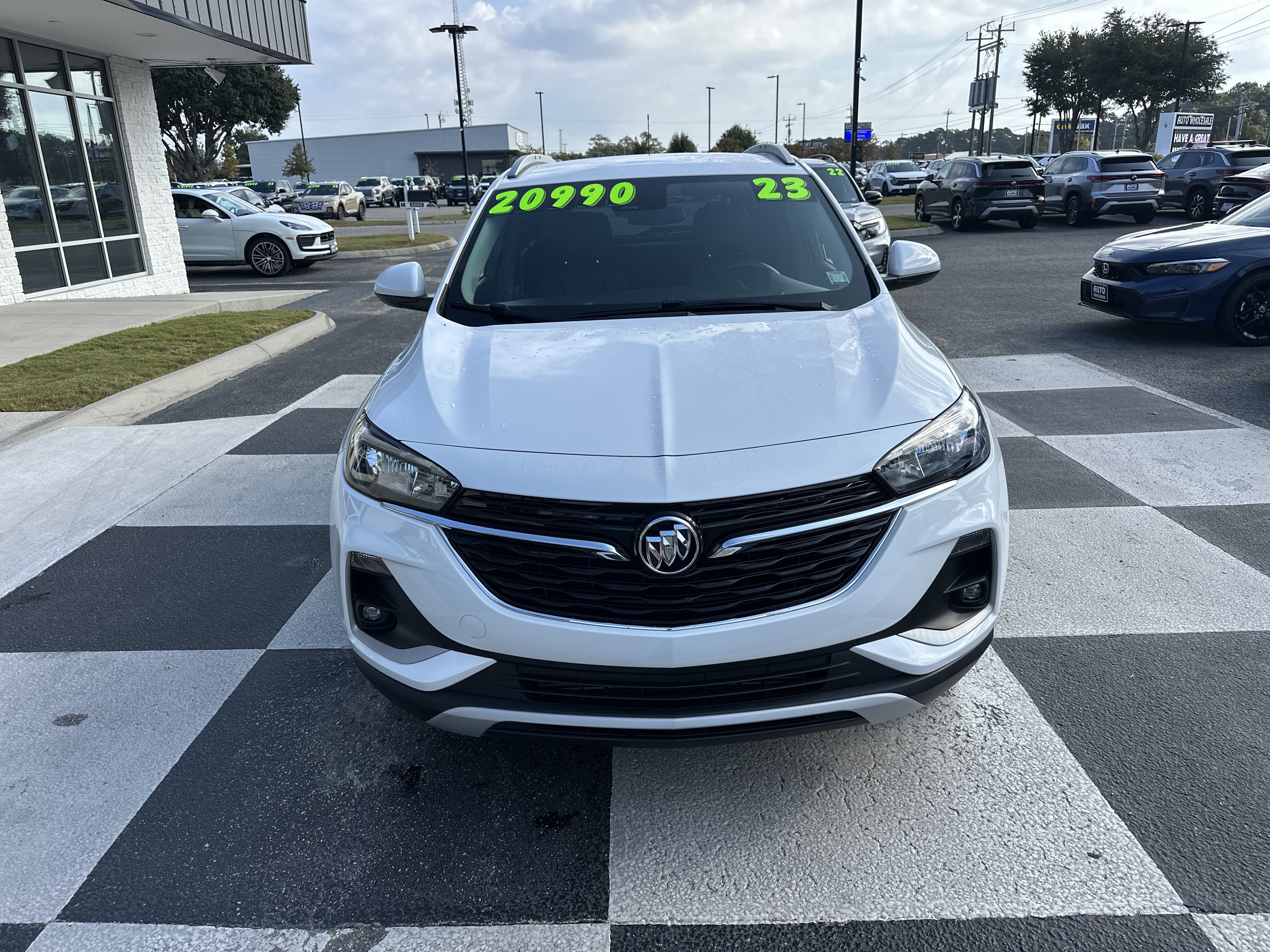 Used 2023 Buick Encore GX Select w/ Safety Package II AWD/4WD image 2