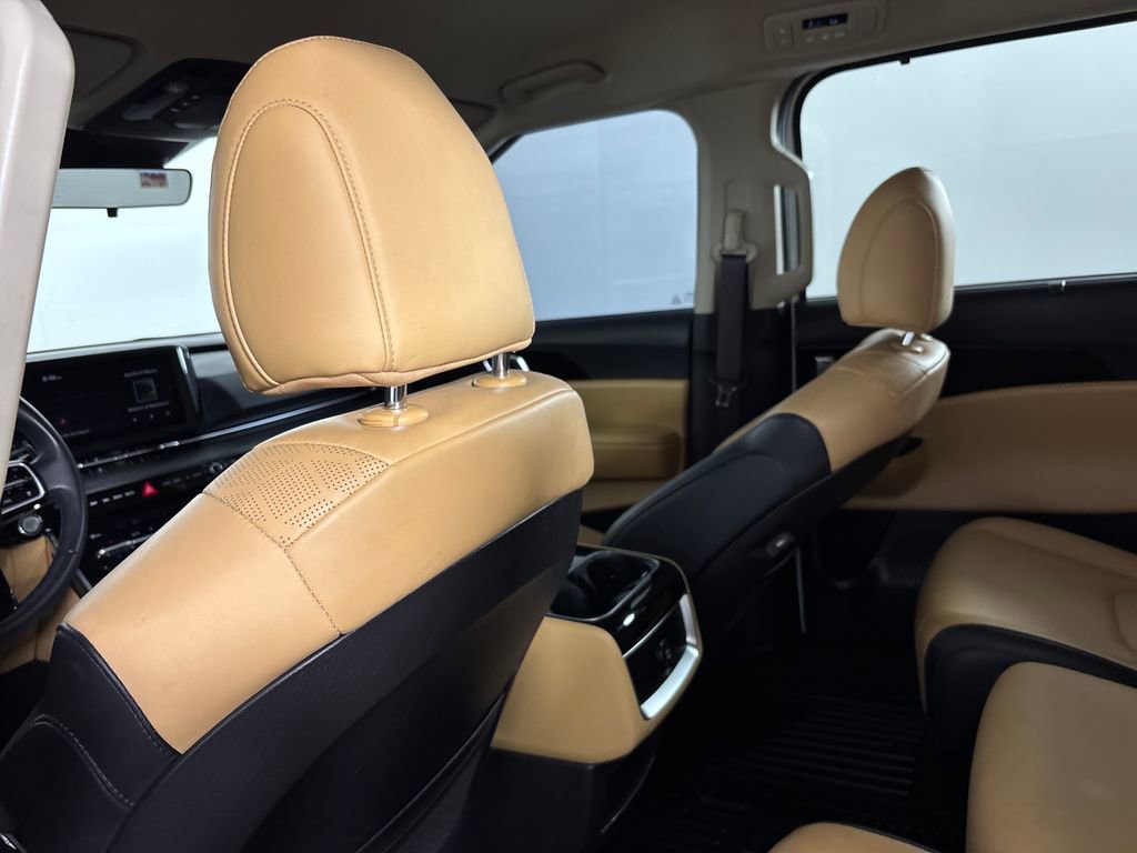 Certified 2024 Kia Carnival EX image 28