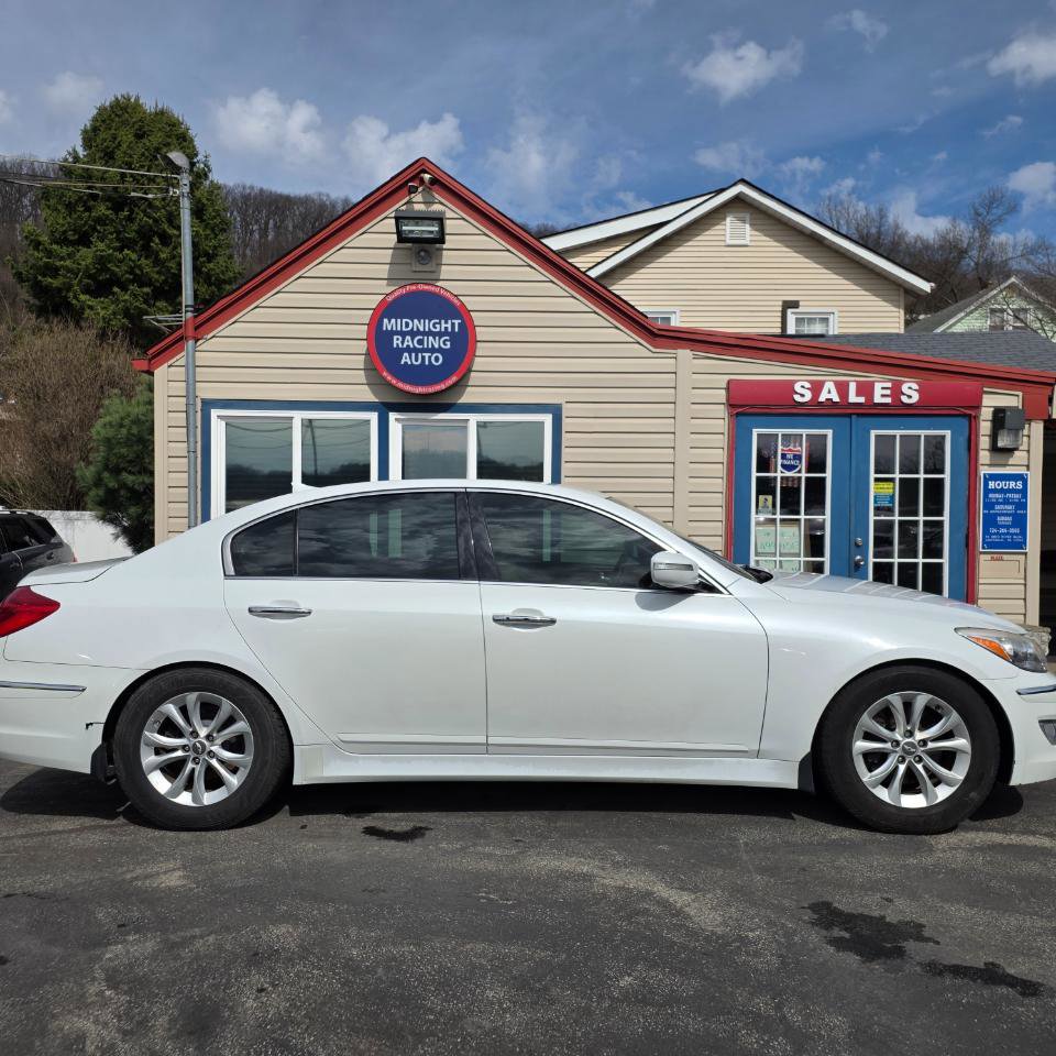 Used 2013 Hyundai Genesis 3.8 image 5