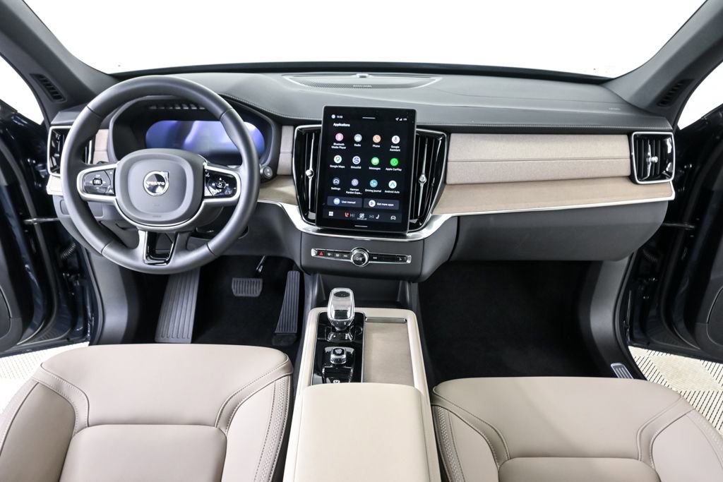 Certified 2026 Volvo XC90 B6 Plus w/ Protection Package Premier AWD/4WD image 20