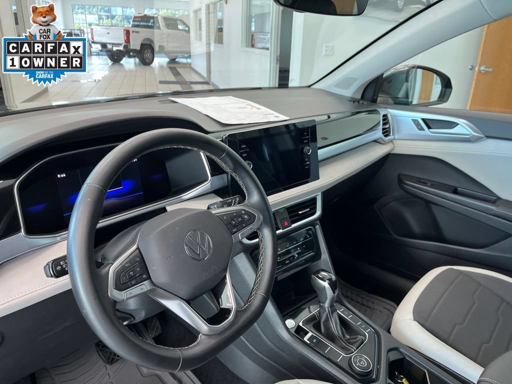 Used 2025 Volkswagen Taos SE AWD/4WD image 9