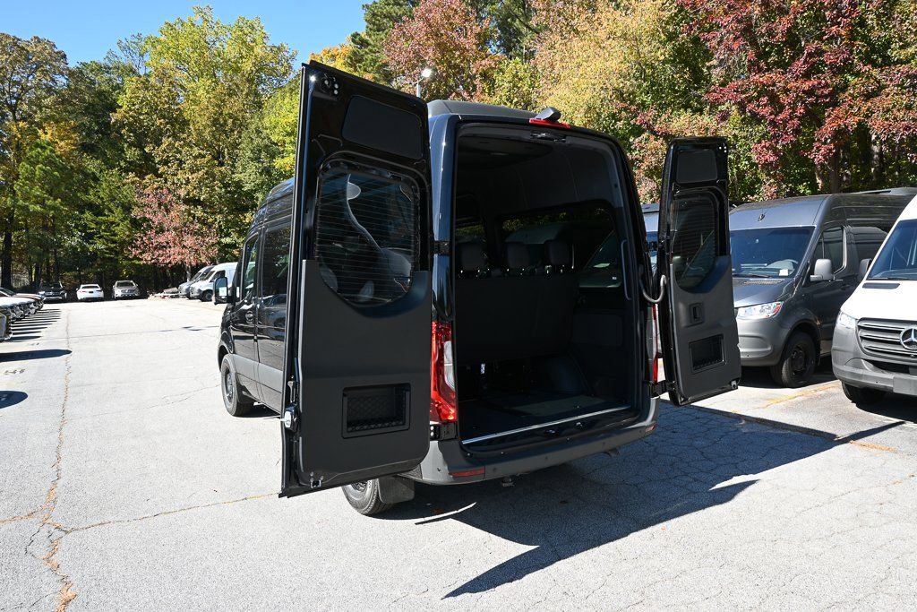 Used 2025 Mercedes-Benz Sprinter 2500 image 26