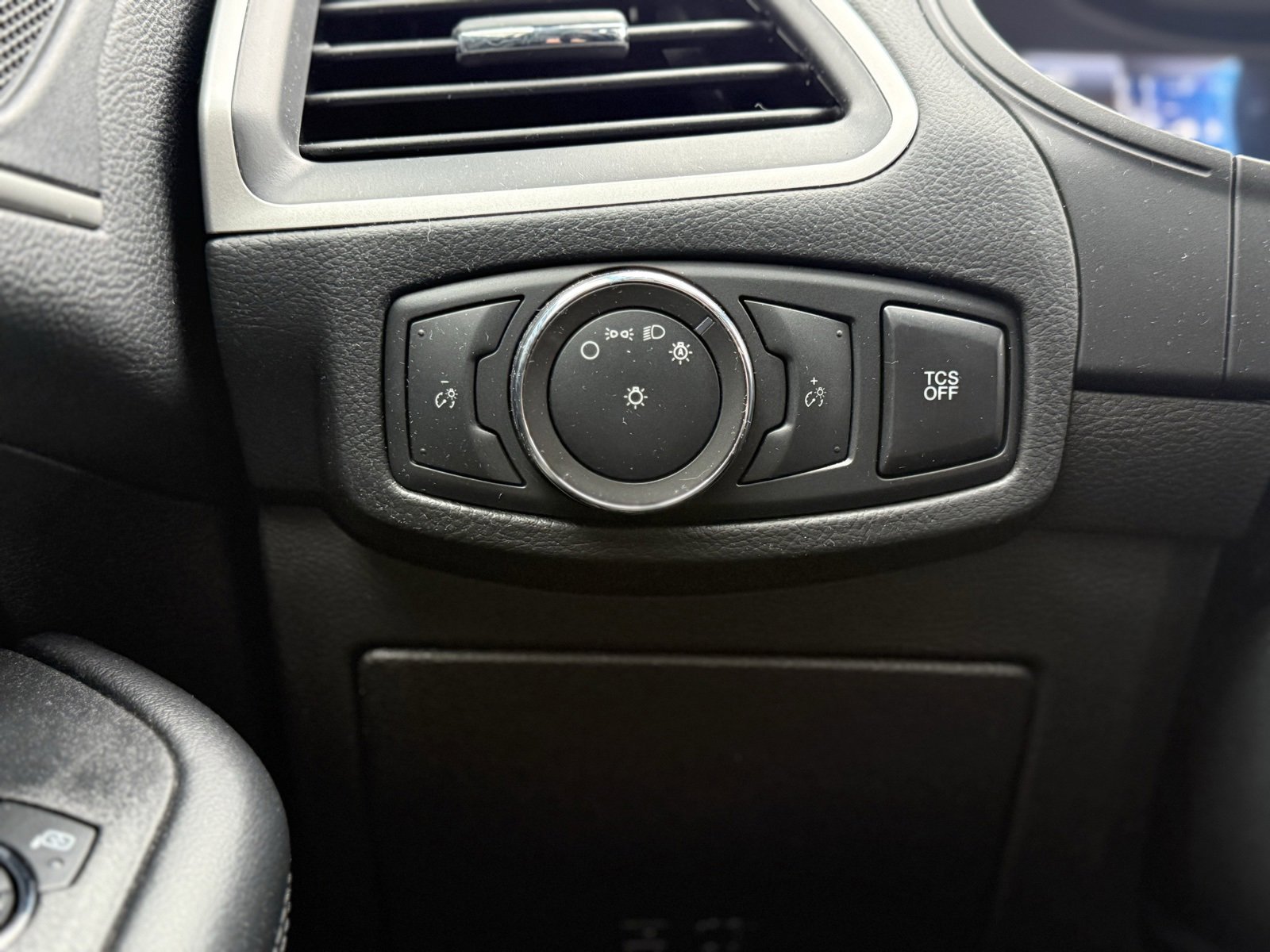 Used 2022 Ford Edge SEL image 18