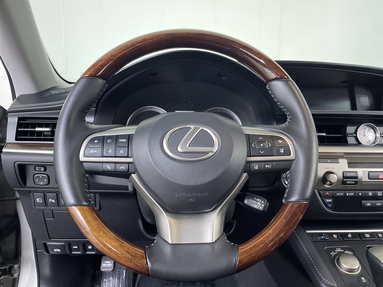 Used 2017 Lexus ES 350 FWD image 13