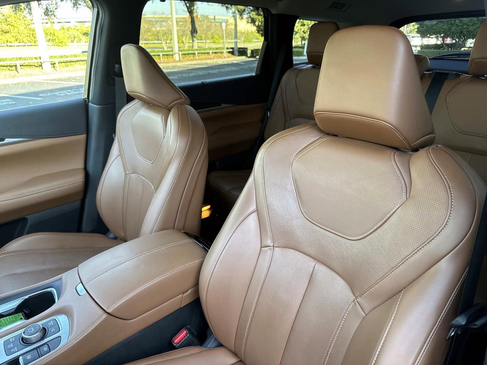 Certified 2024 INFINITI QX60 Sensory w/ Cargo Package image 11