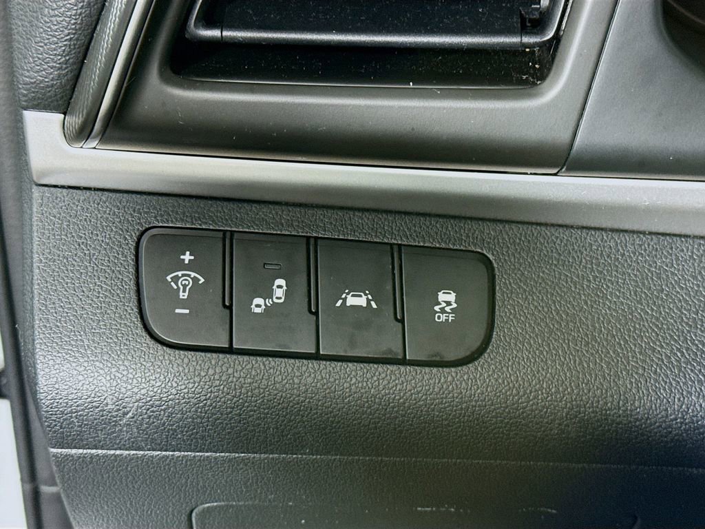 Used 2019 Hyundai Elantra SEL w/ Cargo Package image 17